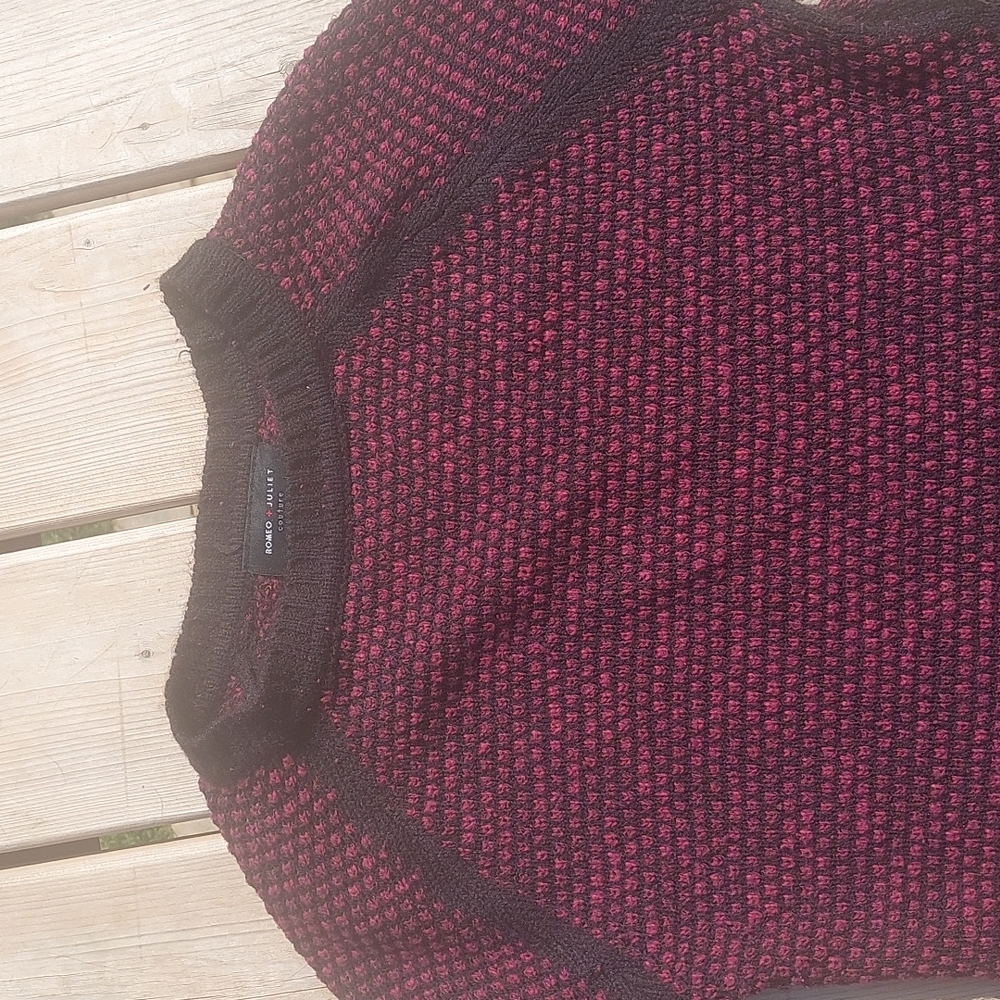 Sweater - Picture 2 of 9